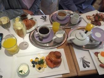 10833916_829111063778310_234707687_n