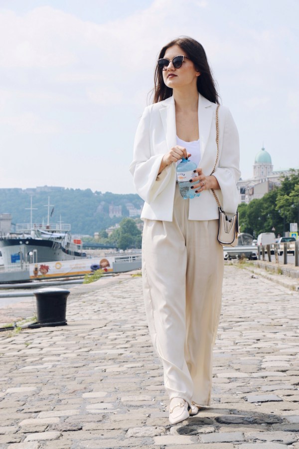 E6A85B9C-55D3-49F9-A2C7-3B8BF77E4445